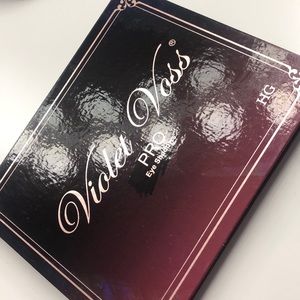 Violet Voss pro eyeshadow palette.